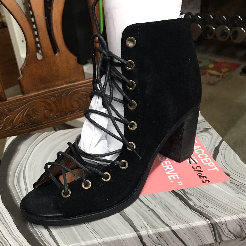 Jeffrey Campbell Cors 8.5 NIB!!!
